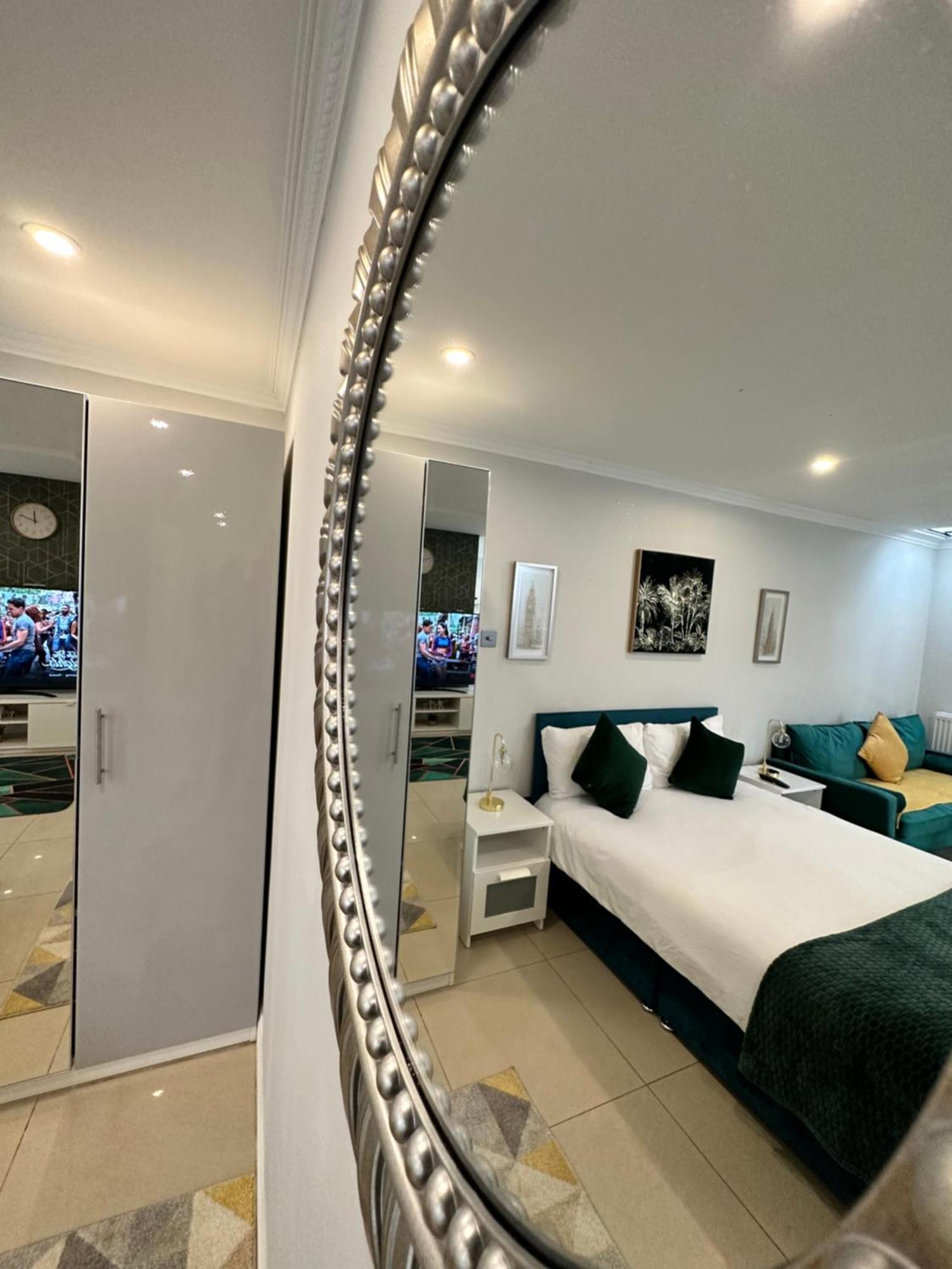 Luxury Studio Apartment Harrow on the Hill Екстериор снимка