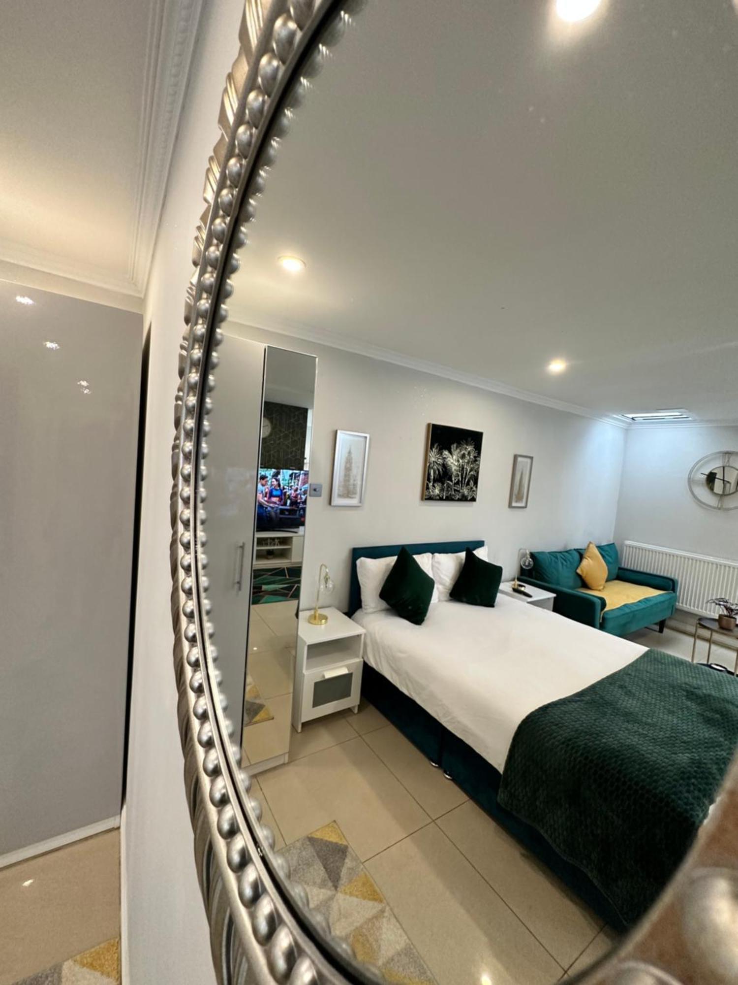 Luxury Studio Apartment Harrow on the Hill Екстериор снимка