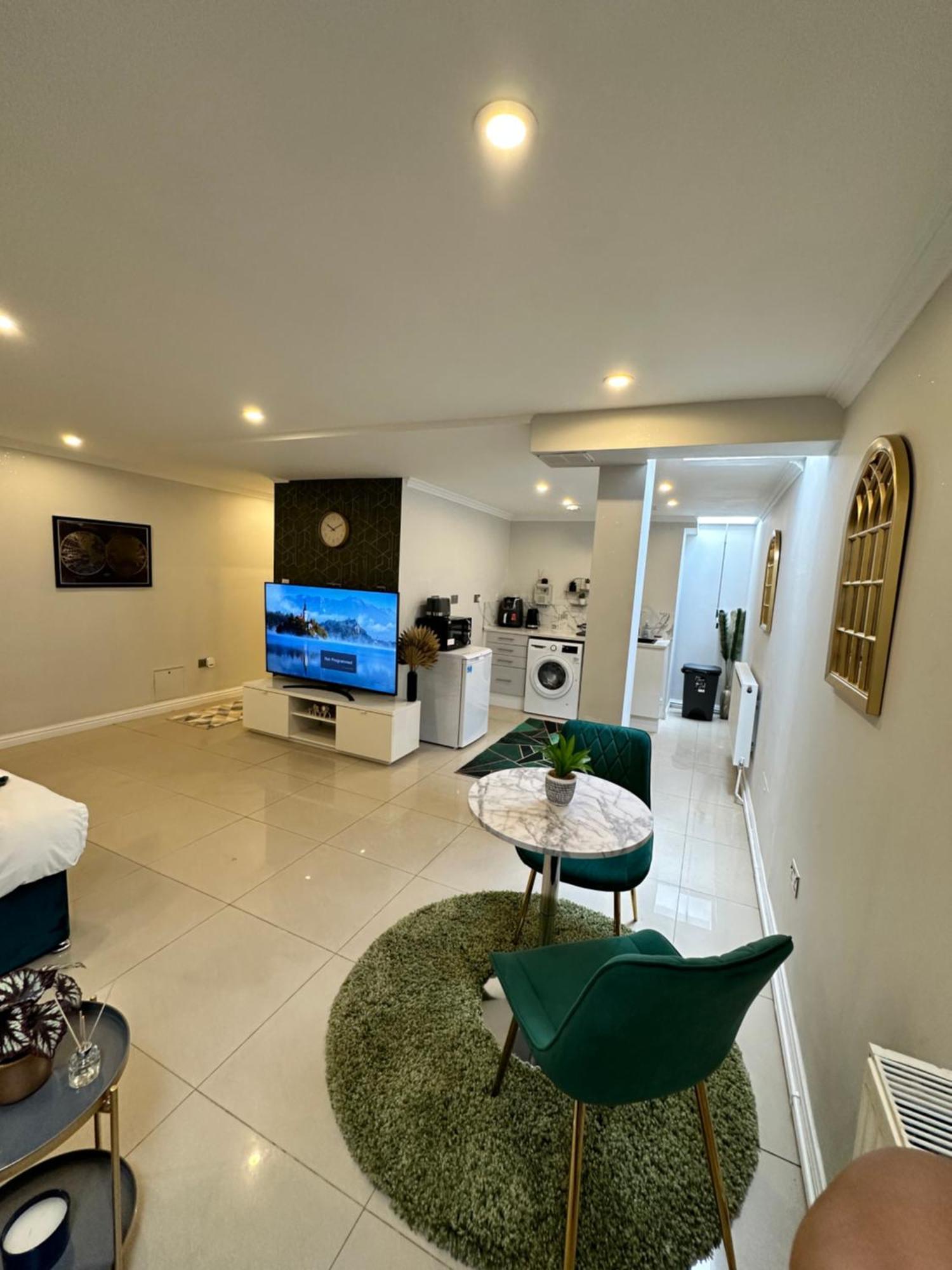 Luxury Studio Apartment Harrow on the Hill Екстериор снимка